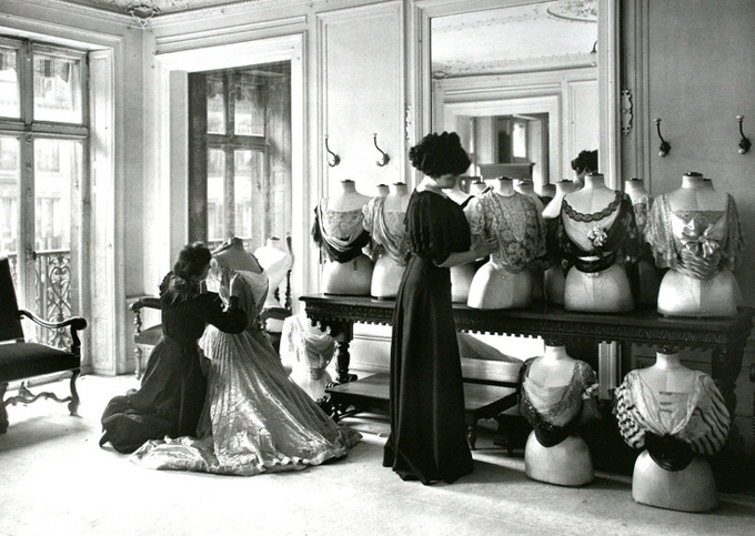 Początki haute couture – jak Worth i Chanel zmienili modę